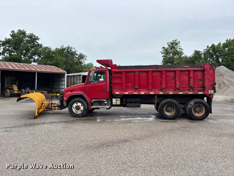 image for item DV4382 2001 Freightliner FL80 dump truck