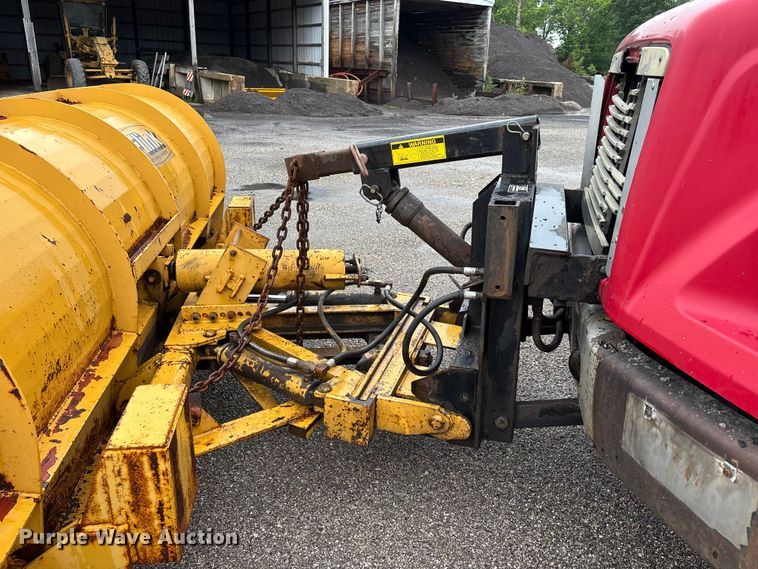 image for item DV4382 2001 Freightliner FL80 dump truck