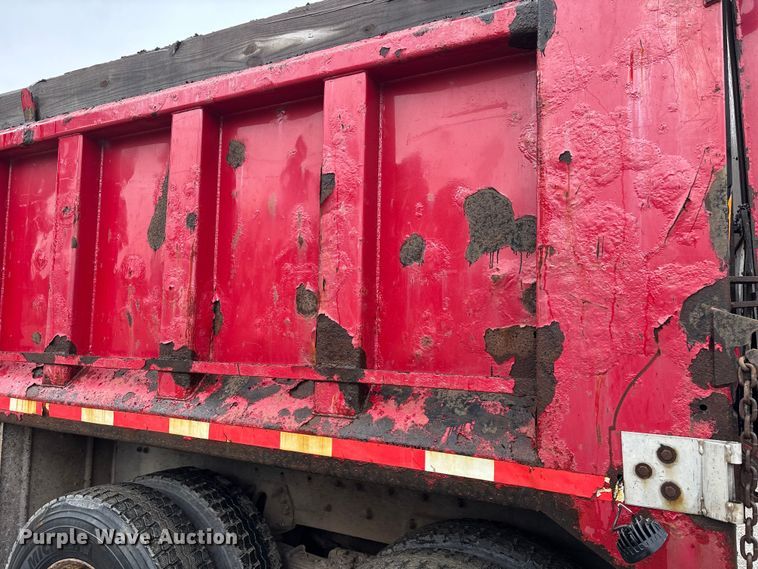 image for item DV4382 2001 Freightliner FL80 dump truck