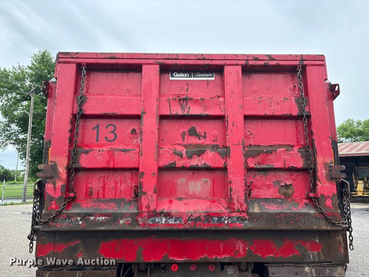 image for item DV4382 2001 Freightliner FL80 dump truck