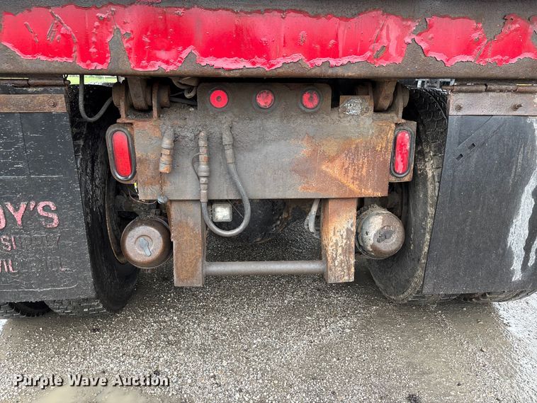 image for item DV4382 2001 Freightliner FL80 dump truck