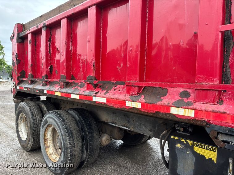image for item DV4382 2001 Freightliner FL80 dump truck