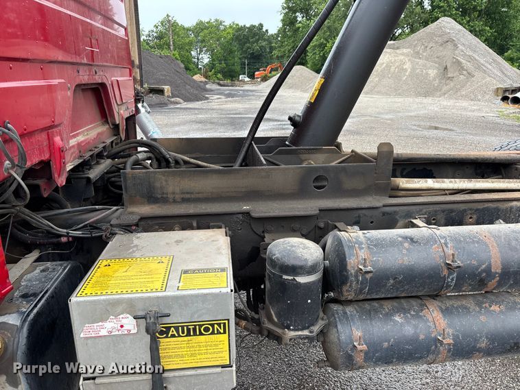 image for item DV4382 2001 Freightliner FL80 dump truck