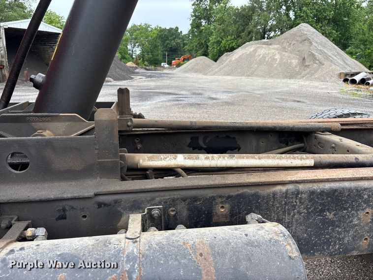 image for item DV4382 2001 Freightliner FL80 dump truck