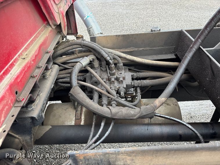 image for item DV4382 2001 Freightliner FL80 dump truck
