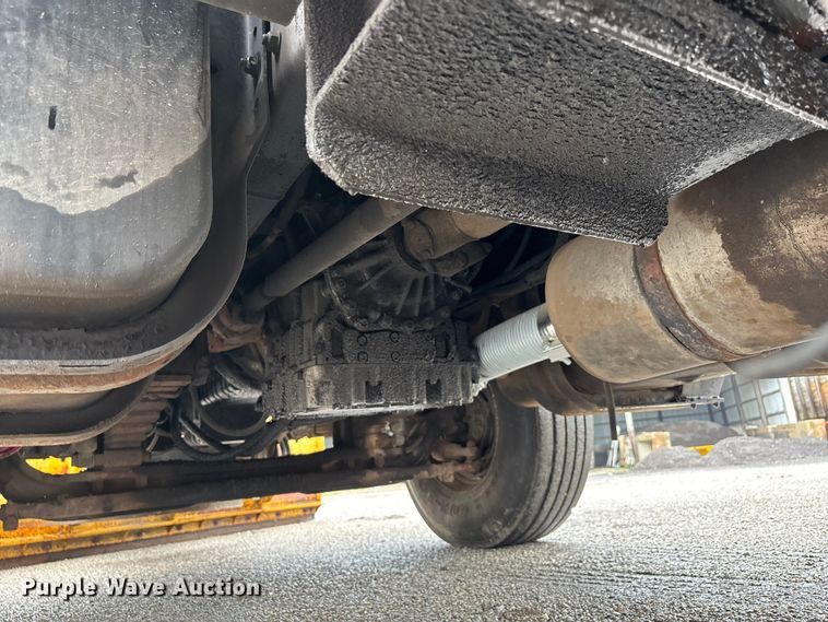 image for item DV4382 2001 Freightliner FL80 dump truck