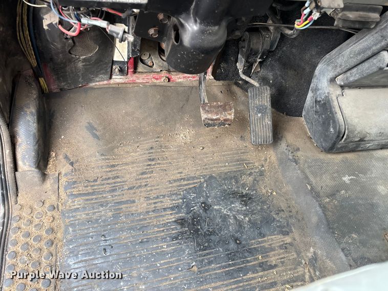 image for item DV4382 2001 Freightliner FL80 dump truck
