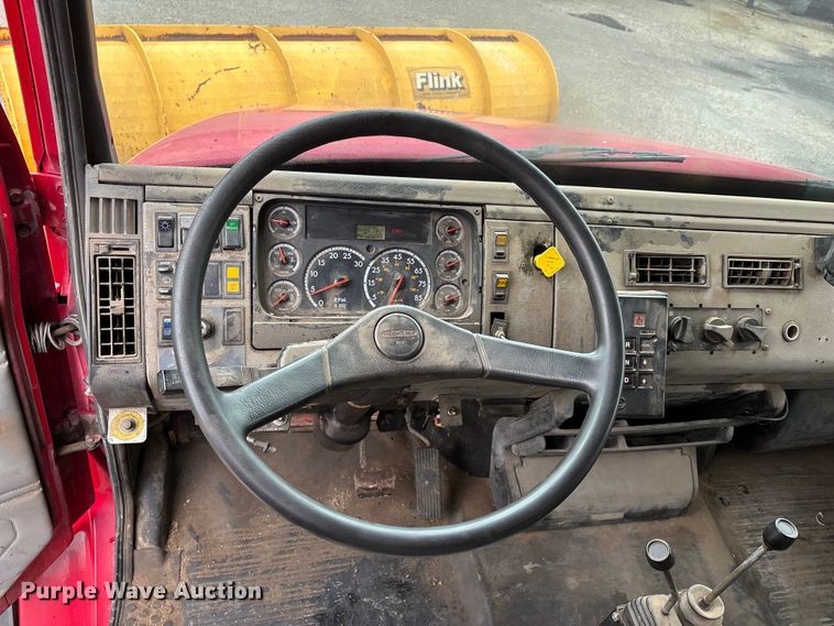 image for item DV4382 2001 Freightliner FL80 dump truck