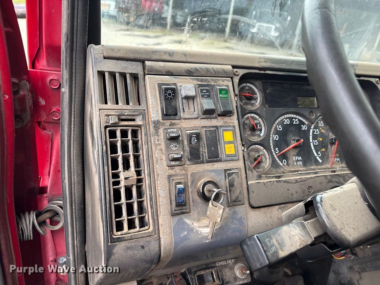 image for item DV4382 2001 Freightliner FL80 dump truck