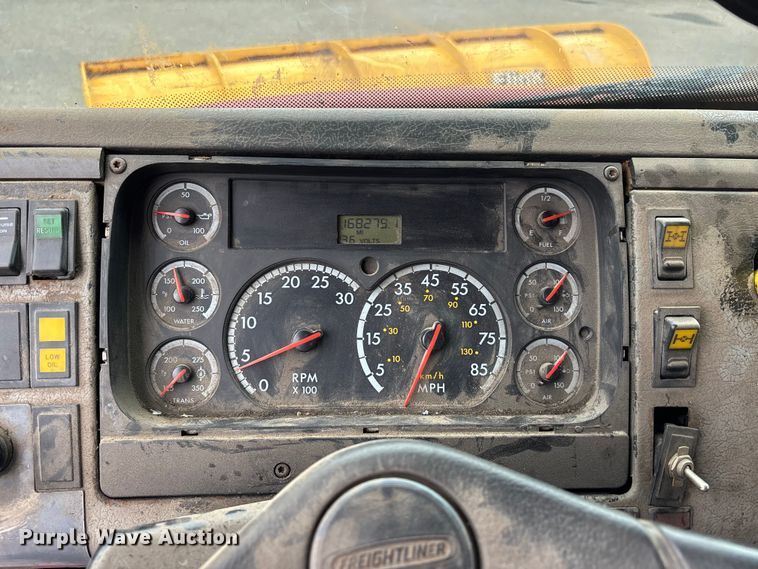 image for item DV4382 2001 Freightliner FL80 dump truck