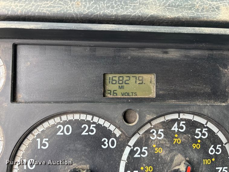 image for item DV4382 2001 Freightliner FL80 dump truck