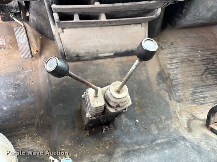 image for item DV4382 2001 Freightliner FL80 dump truck