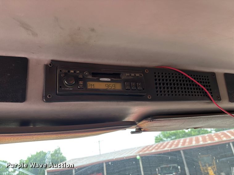 image for item DV4382 2001 Freightliner FL80 dump truck