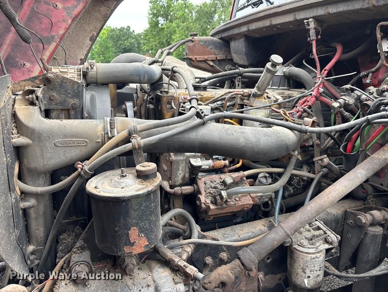 image for item DV4382 2001 Freightliner FL80 dump truck