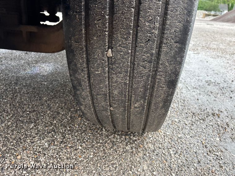 image for item DV4382 2001 Freightliner FL80 dump truck
