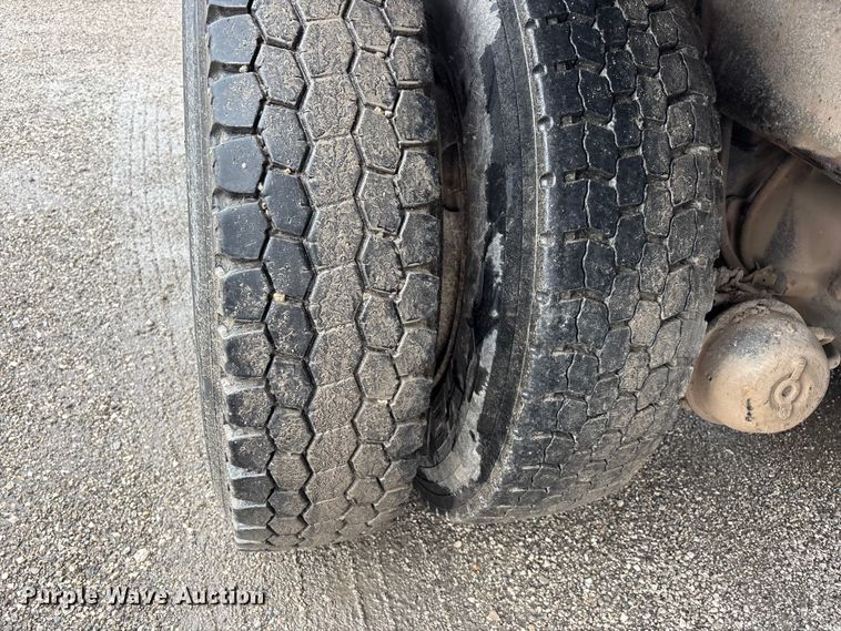 image for item DV4382 2001 Freightliner FL80 dump truck