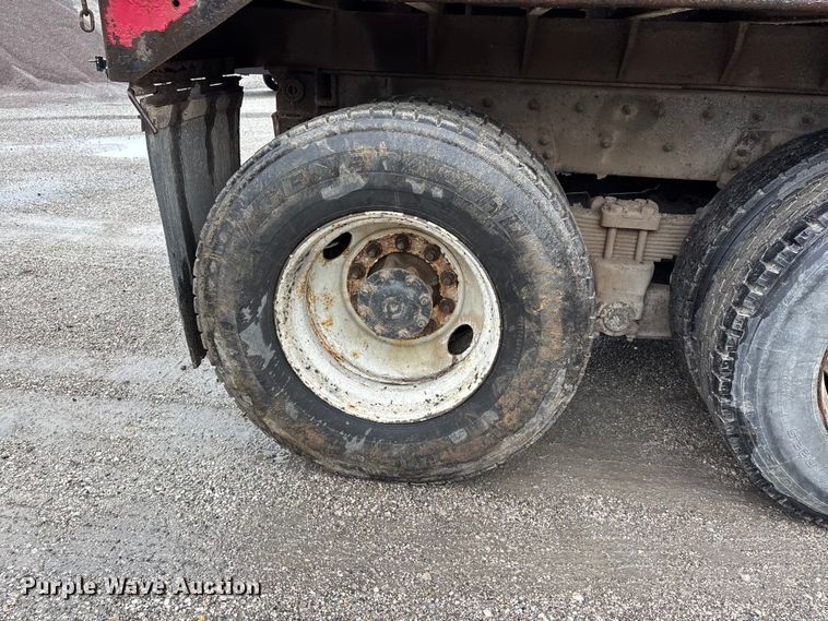 image for item DV4382 2001 Freightliner FL80 dump truck