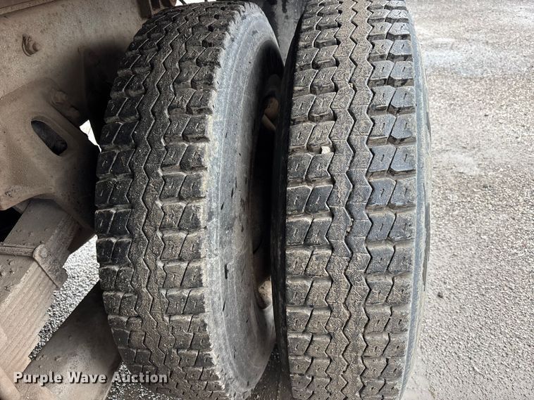 image for item DV4382 2001 Freightliner FL80 dump truck