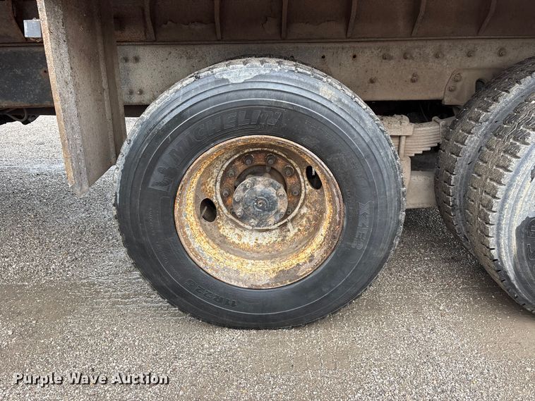 image for item DV4382 2001 Freightliner FL80 dump truck