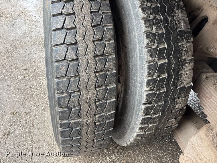 image for item DV4382 2001 Freightliner FL80 dump truck