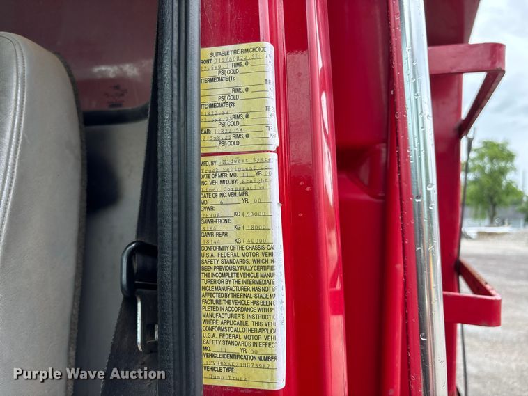image for item DV4382 2001 Freightliner FL80 dump truck