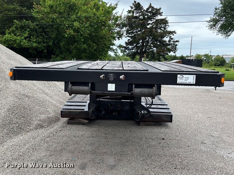 image for item DV4383 2007 Fontaine lowboy equipment trailer