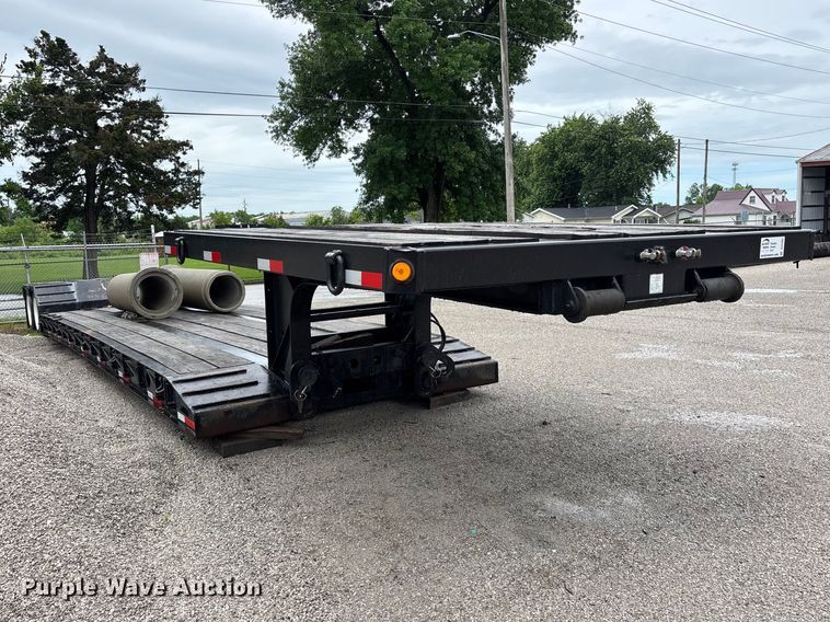 image for item DV4383 2007 Fontaine lowboy equipment trailer