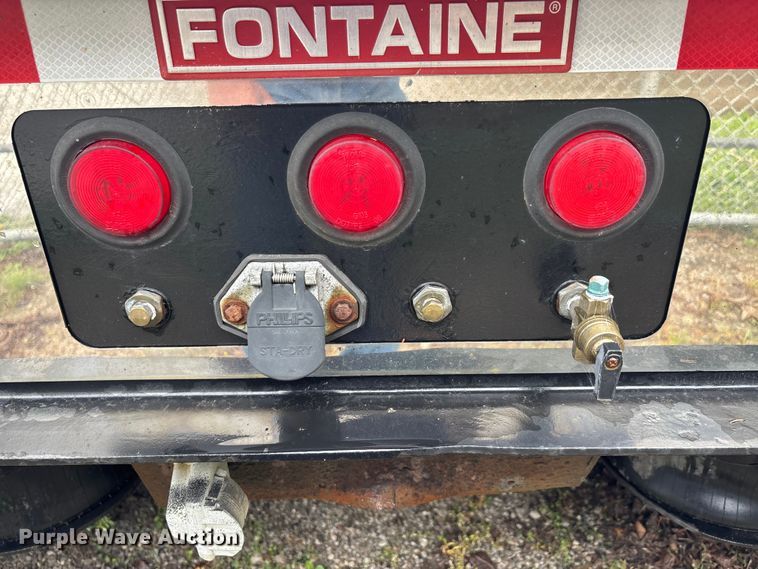 image for item DV4383 2007 Fontaine lowboy equipment trailer