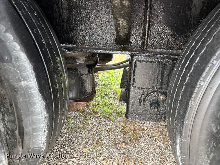image for item DV4383 2007 Fontaine lowboy equipment trailer