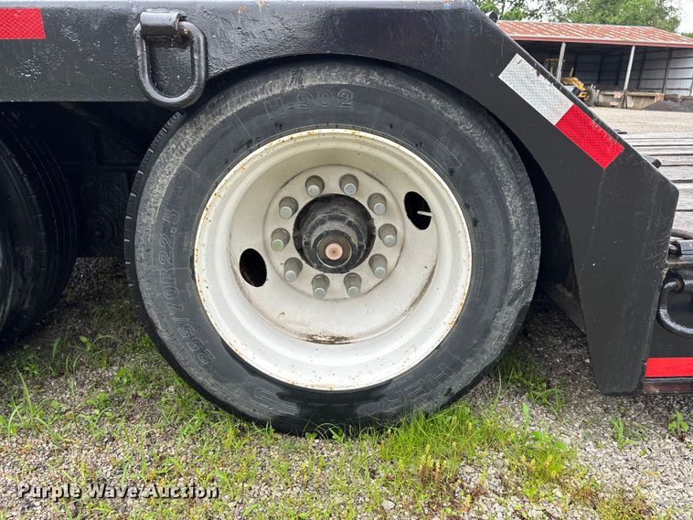 image for item DV4383 2007 Fontaine lowboy equipment trailer