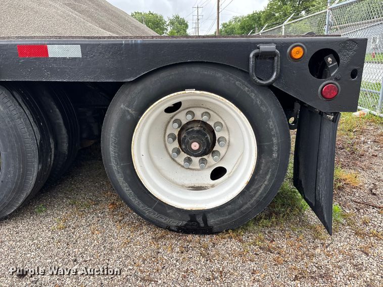 image for item DV4383 2007 Fontaine lowboy equipment trailer