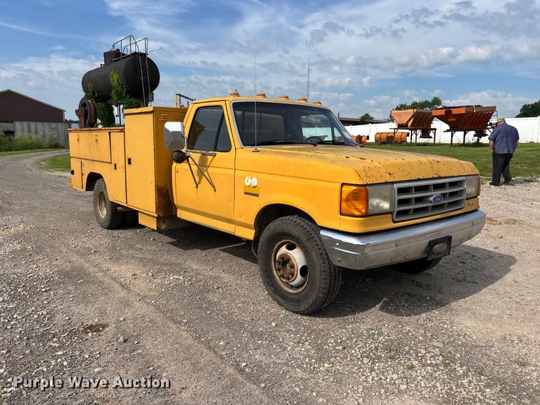 image for item DV4397 1991 Ford F350 utility bed pickup truck