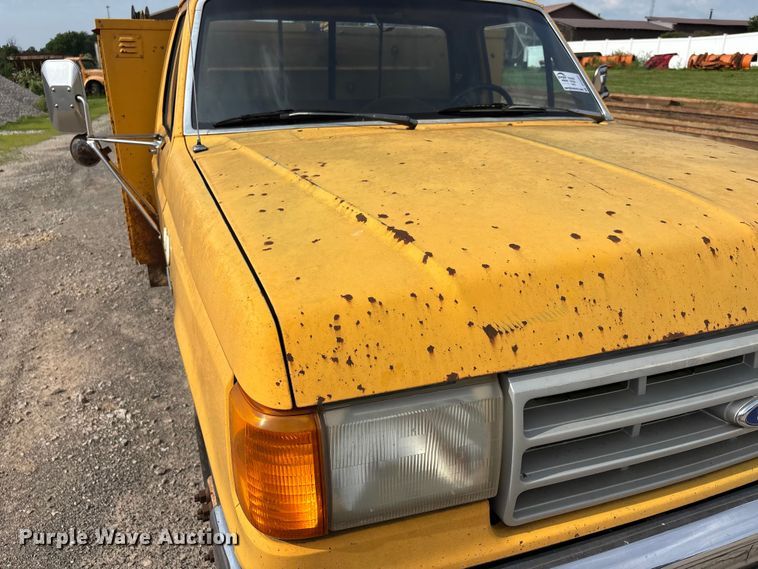 image for item DV4397 1991 Ford F350 utility bed pickup truck