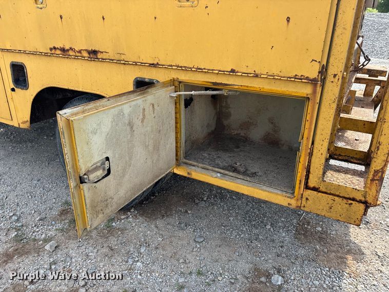 image for item DV4397 1991 Ford F350 utility bed pickup truck