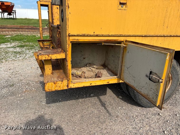 image for item DV4397 1991 Ford F350 utility bed pickup truck