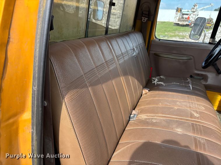 image for item DV4397 1991 Ford F350 utility bed pickup truck