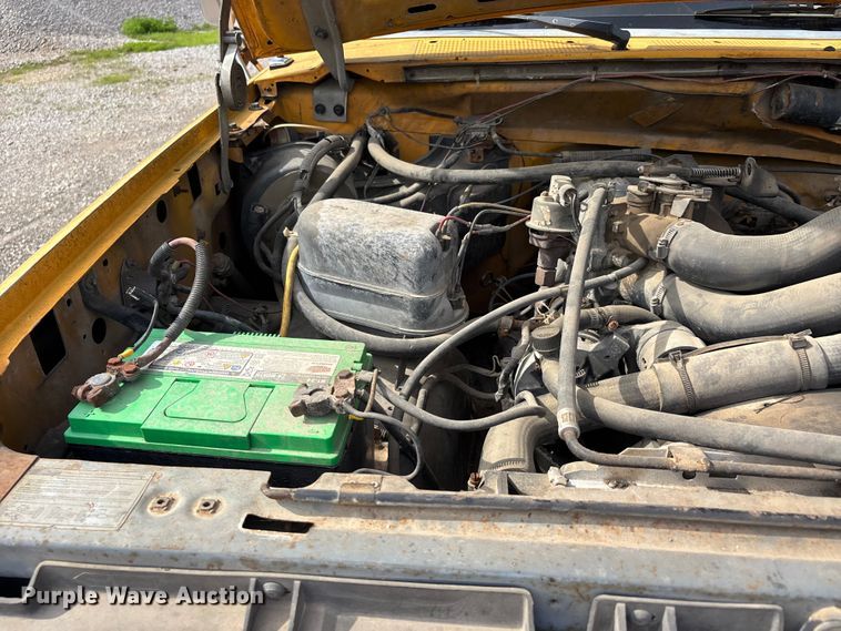 image for item DV4397 1991 Ford F350 utility bed pickup truck