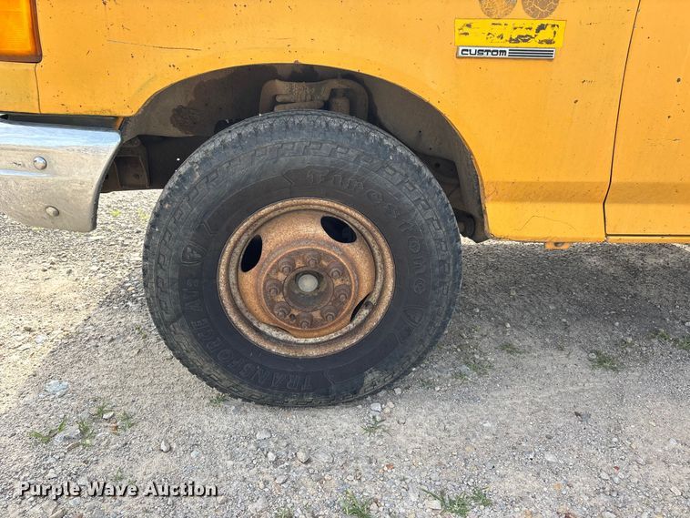 image for item DV4397 1991 Ford F350 utility bed pickup truck