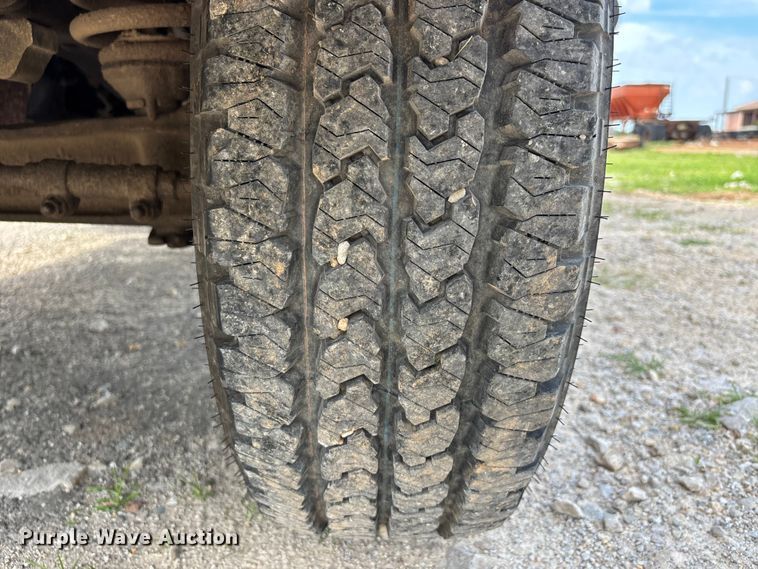 image for item DV4397 1991 Ford F350 utility bed pickup truck