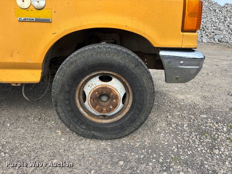 image for item DV4397 1991 Ford F350 utility bed pickup truck