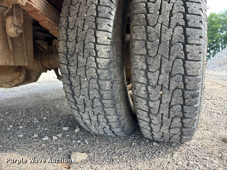 image for item DV4397 1991 Ford F350 utility bed pickup truck