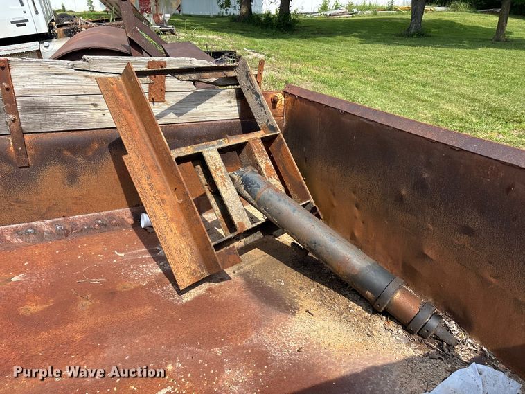 image for item DV4399 Hilbilt dump truck bed