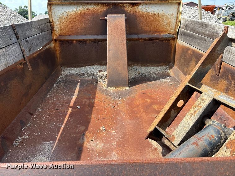 image for item DV4399 Hilbilt dump truck bed