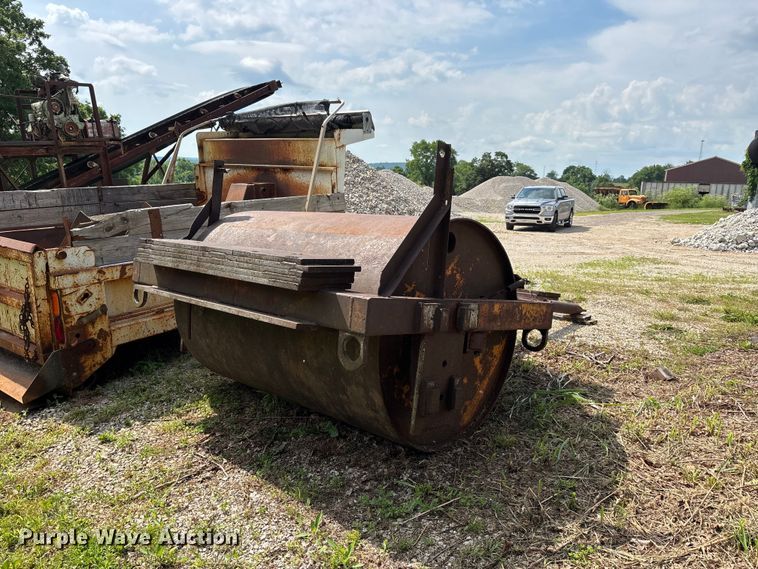 image for item DV4400 Roller compactor