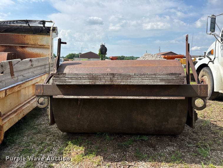 image for item DV4400 Roller compactor