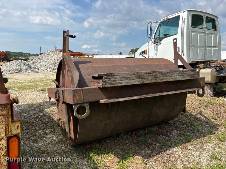 image for item DV4400 Roller compactor