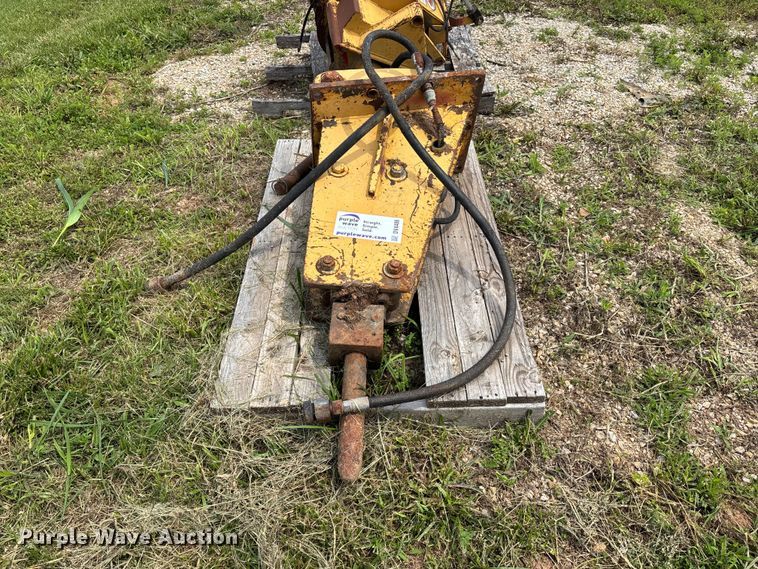 image for item DV4406 Hydraulic breaker