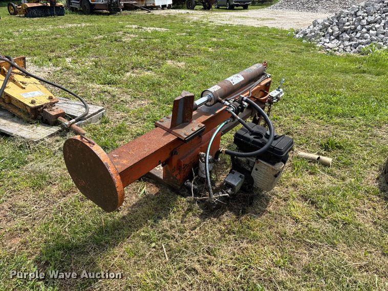 image for item DV4407 Lawn and garden equipment 