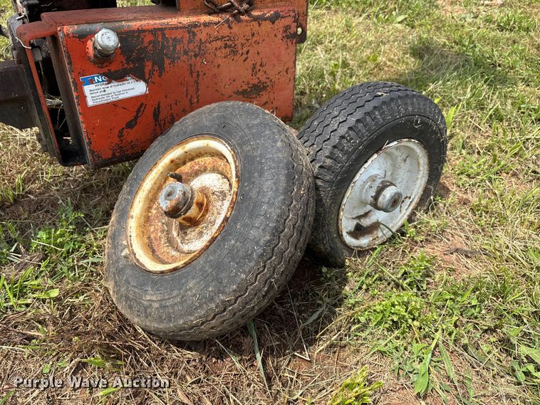 image for item DV4407 Lawn and garden equipment 