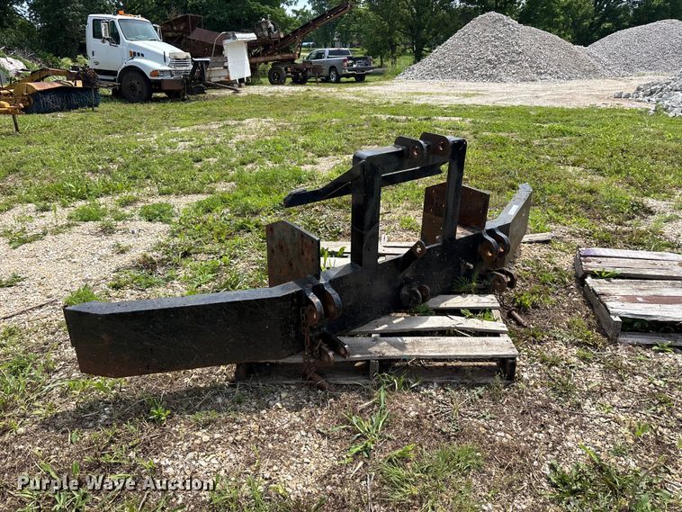 image for item DV4407 Lawn and garden equipment 